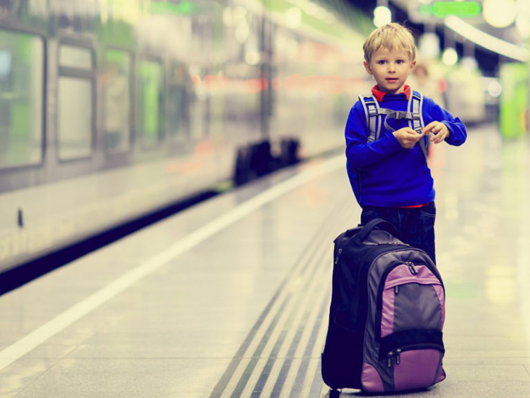 À quel âge mon enfant peutil voyager seul en train ? la maison de l